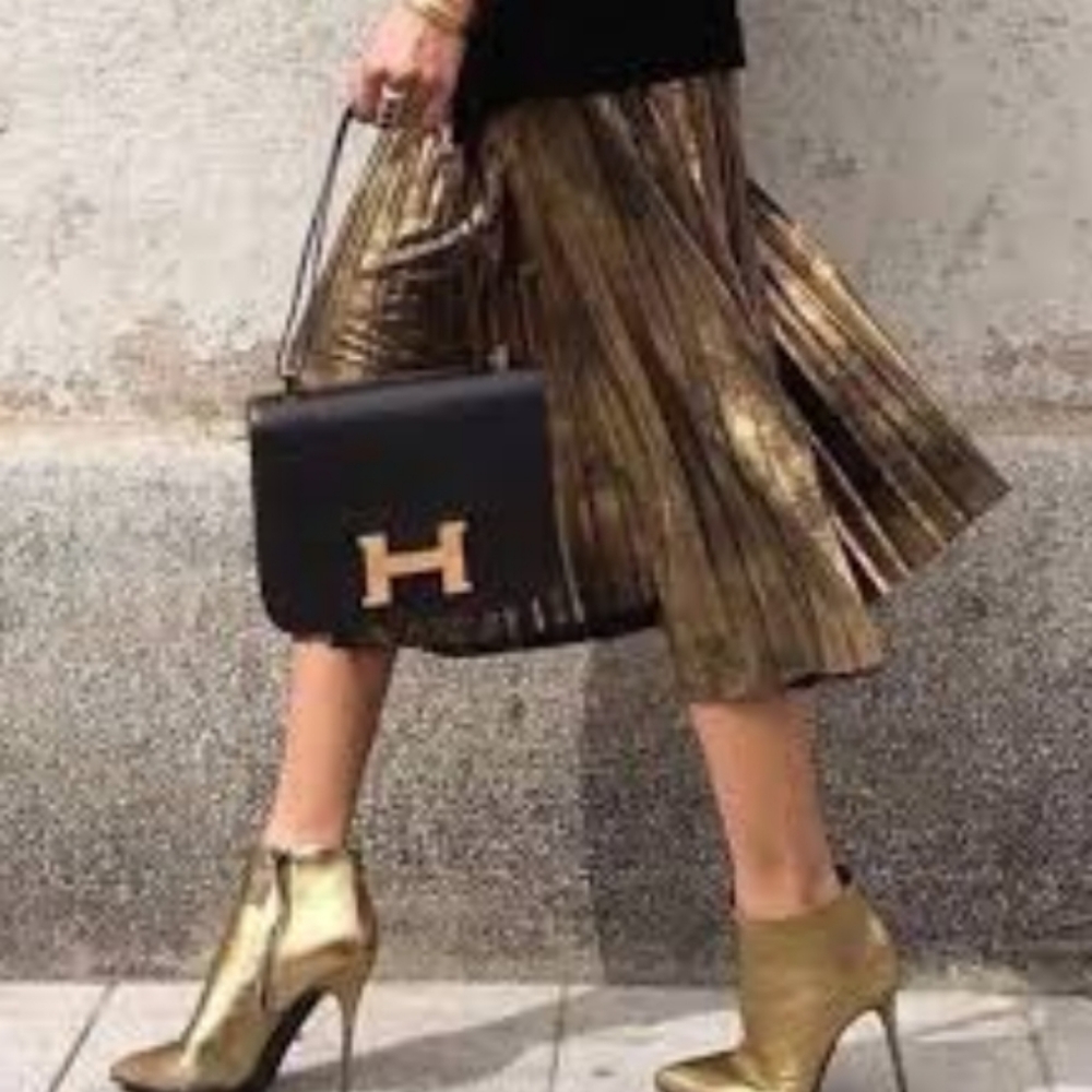 SOLD 🎈NWOT Pleated Metallic Midi Skirt